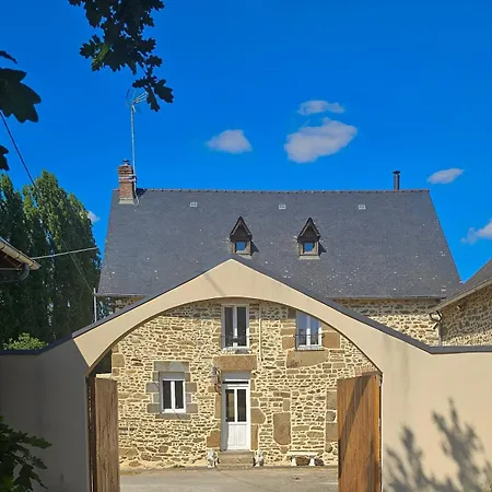 Holiday home Petit Manoir A La Campagne Avec Piscine Et Jaccuzi