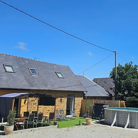 Petit Manoir A La Campagne Avec Piscine Et Jaccuzi Holiday home *