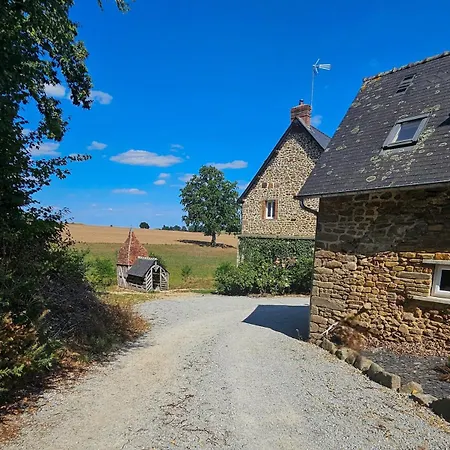 Petit Manoir A La Campagne Avec Piscine Et Jaccuzi