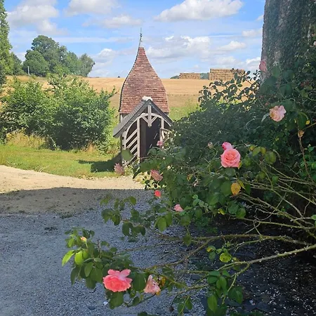 Petit Manoir A La Campagne Avec Piscine Et Jaccuzi Couesmes-vauce