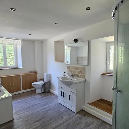 Petit Manoir A La Campagne Avec Piscine Et Jaccuzi Holiday home