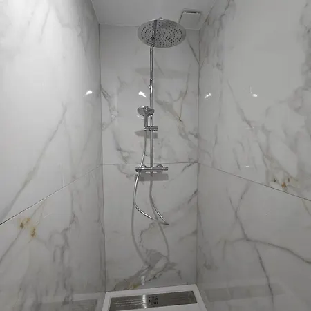 Petit Manoir A La Campagne Avec Piscine Et Jaccuzi Couesmes-vauce