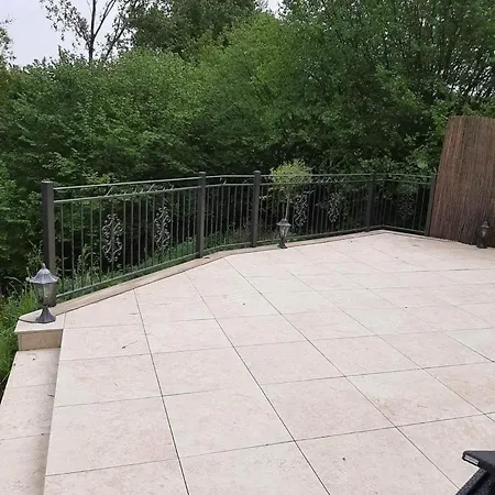 Petit Manoir A La Campagne Avec Piscine Et Jaccuzi
