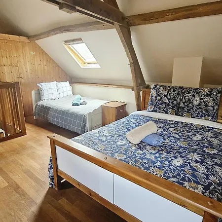Petit Manoir A La Campagne Avec Piscine Et Jaccuzi Couesmes-vauce