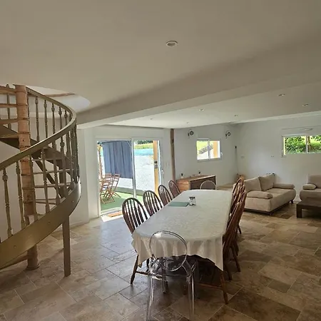 Holiday home Petit Manoir A La Campagne Avec Piscine Et Jaccuzi Couesmes-vauce