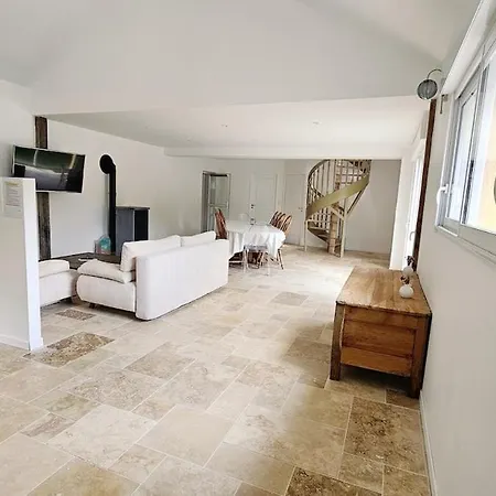 Petit Manoir A La Campagne Avec Piscine Et Jaccuzi Couesmes-vauce