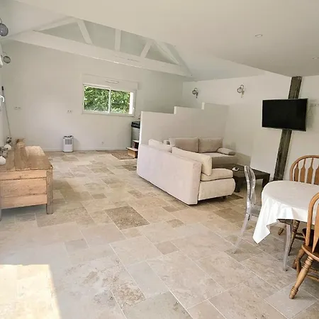 Holiday home Petit Manoir A La Campagne Avec Piscine Et Jaccuzi Couesmes-vauce
